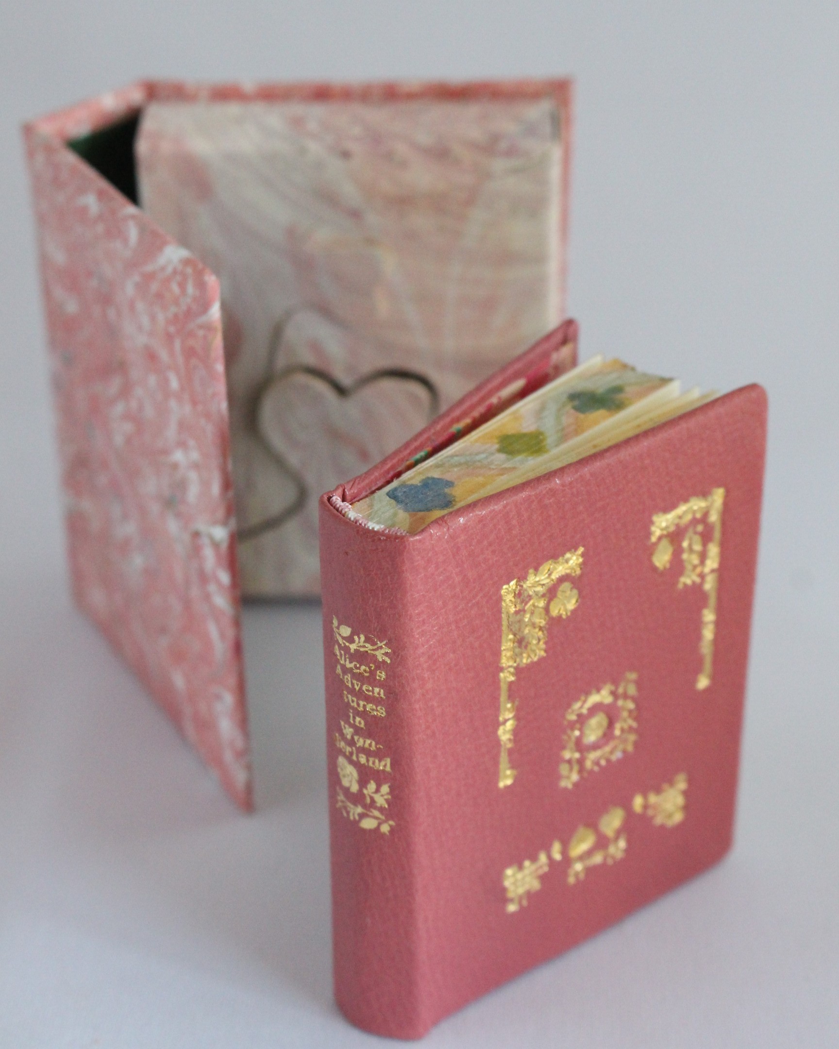 サンリオキャラクターズかわいいミニチュアブックをつくろう